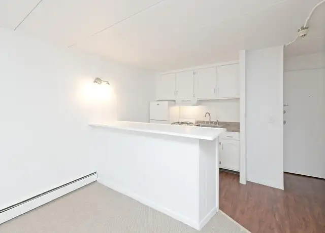 Photo of 101 Oaklawn Ave, Cranston, RI 02920