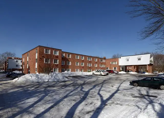 Photo of 101 Oaklawn Ave, Cranston, RI 02920