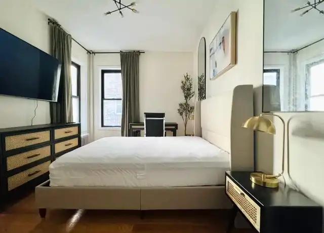 Property at 1131 President St Unit 650, Brooklyn, NY, 11225, 5 beds, 1 bath, [object Object]