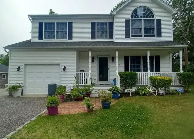 Property at 9 Bayberry Rd, Hampton Bays, NY, 11946, 4 beds, 2.5 baths, [object Object]