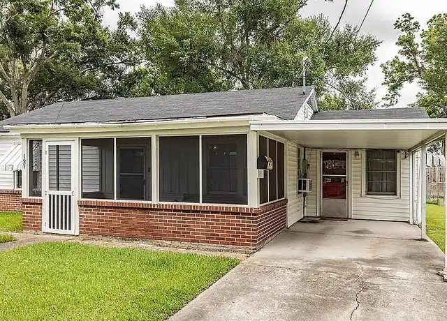 Property at 127 Hackberry Ave, Houma, LA, 70360, 2 beds, 1 bath, [object Object]