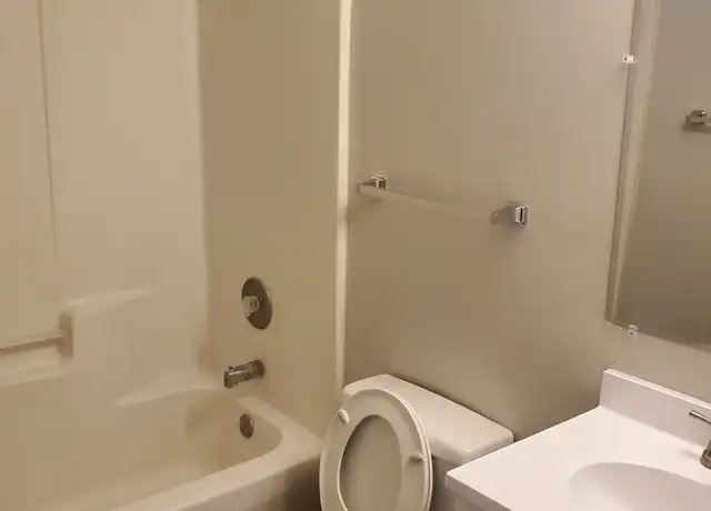 Property at 1409 Palmyra Rd, Albany, GA, 31701, 1 bed, 1 bath, [object Object]