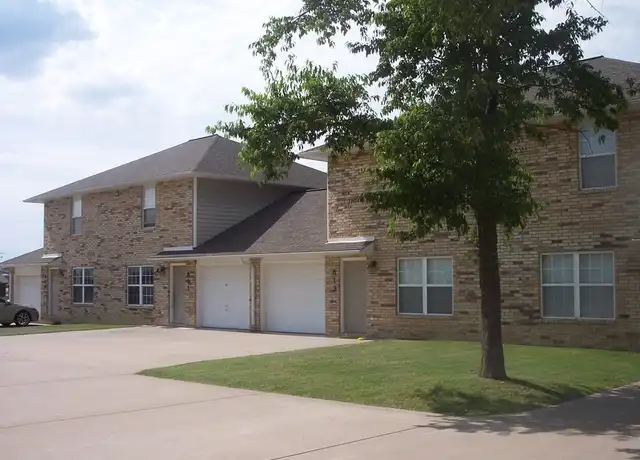 Property at 821 E 1st St, Gentry, AR, 72734, 2 beds, 1.5 baths, [object Object]