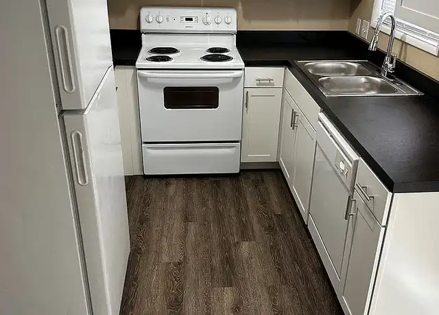Property at Kamden Terrace - 609 N Tweedt St, Kennewick, WA, 99336, 2 beds, 1 bath, [object Object]