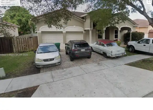 Property at 16621 SW 82nd Ter Unit 16621, Miami, FL, 33193, 4 beds, 3 baths, [object Object]