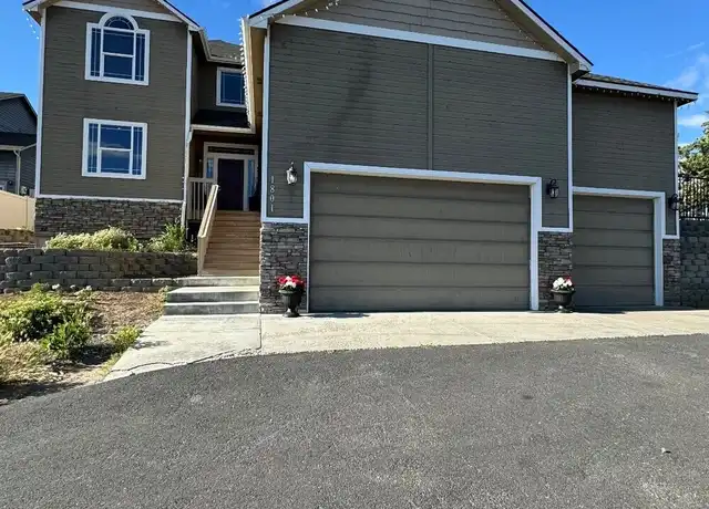 Property at 1801 S 76th Ave, Yakima, WA, 98908, 4 beds, 2.5 baths, [object Object]