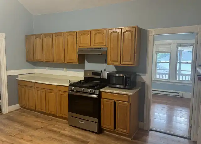 Property at 27 Denmark St Unit 2, Worcester, MA, 01605, 3 beds, 1 bath, [object Object]