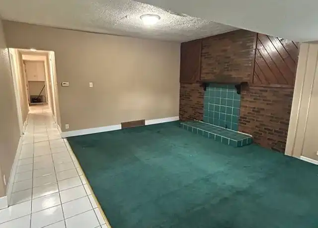 Property at 1355 E 14th St, Des Moines, IA, 50316, 7 beds, 1 bath, [object Object]