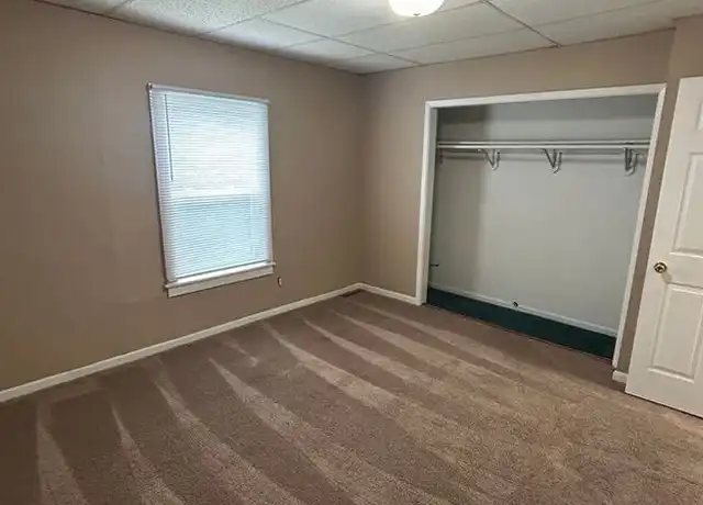Property at 1355 E 14th St, Des Moines, IA, 50316, 7 beds, 2 baths, [object Object]