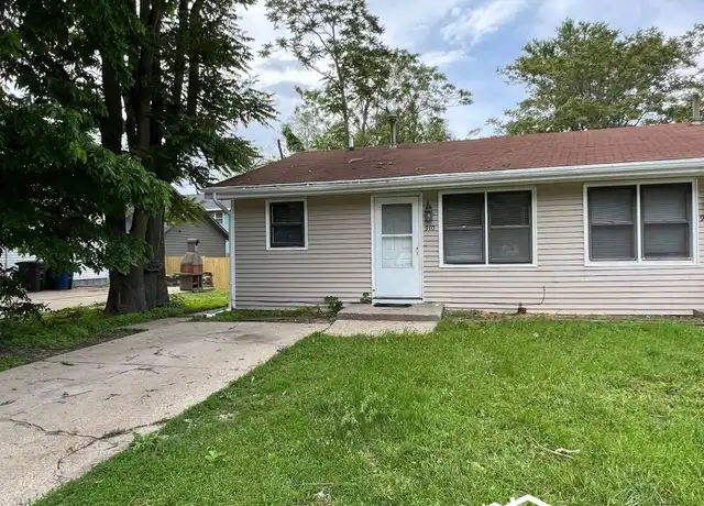 Property at 910 E Railroad Ave, Des Moines, IA, 50309, 2 beds, 1 bath, [object Object]