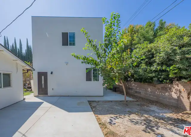 Property at 10605 Owensmouth Ave, Chatsworth, CA, 91311, 2 beds, 2.5 baths, [object Object]