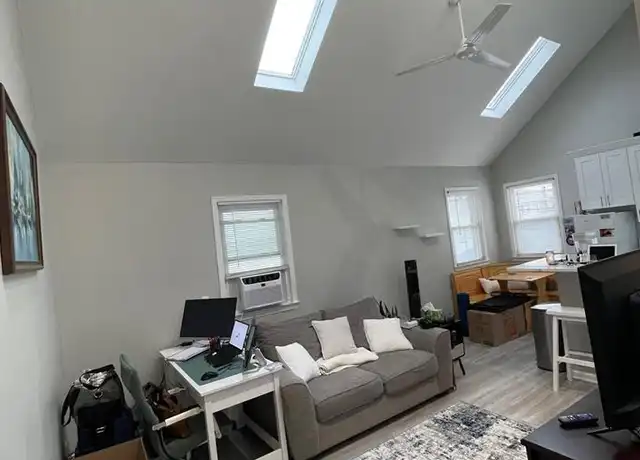 Property at 109 New York Ave Unit Upper, Long Beach, NY, 11561, 1 bed, 1 bath, [object Object]