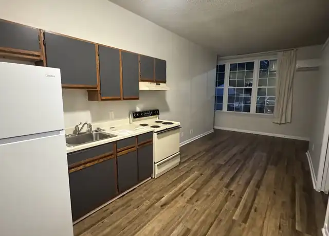 Property at 27 Hege Dr, Lexington, NC, 27292, 1 bed, 1 bath, [object Object]