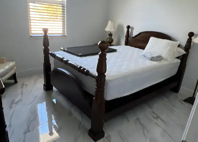 Property at 1125 NE 44th Ln, Cape Coral, FL, 33909, 1 bed, 1 bath, [object Object]