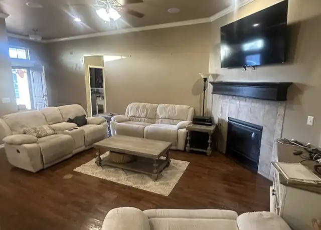 Property at 7412 Meadow Lake Dr, Yukon, OK, 73099, 3 beds, 2 baths, [object Object]