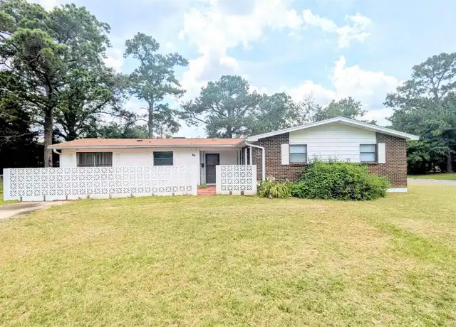 Property at 1025 Revere Dr, Pensacola, FL, 32505, 4 beds, 2 baths, [object Object]