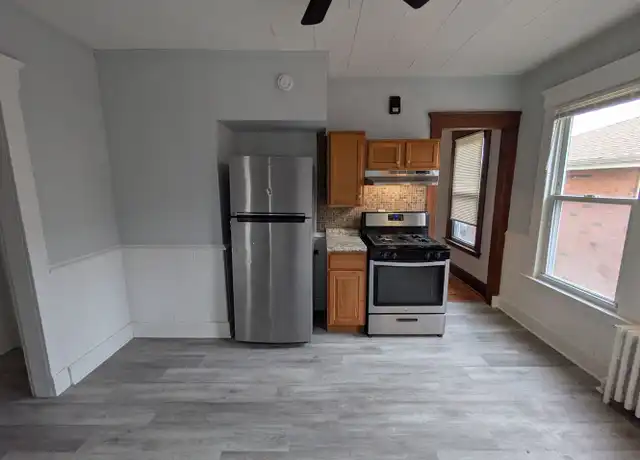 Property at 998 Campbell Ave Unit 2 Family 1006 (2nd), West Haven, CT, 06516, 3 beds, 1 bath, [object Object]