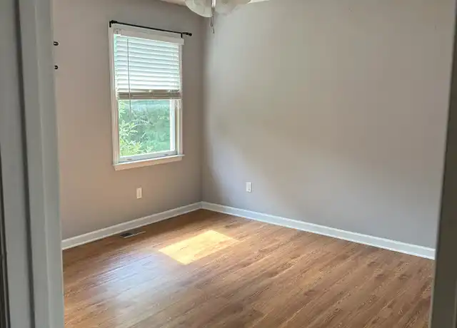 Property at 1120 Arlington Dr Unit 1120, Paris, KY, 40361, 2 beds, 1.5 baths, [object Object]