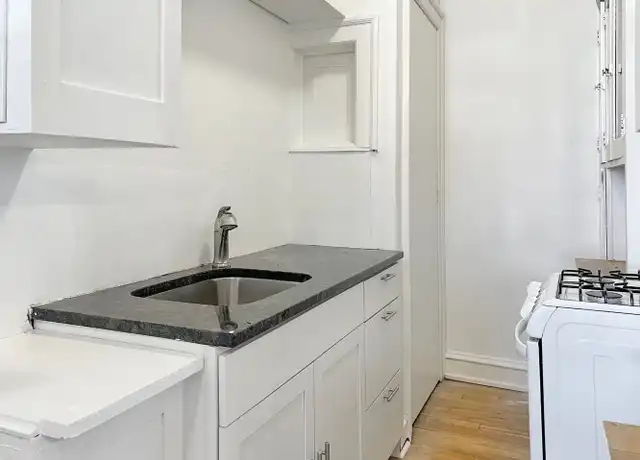 Property at 682 Grand Ave Unit 36, St Paul, MN, 55105, 0 beds, 1 bath, [object Object]