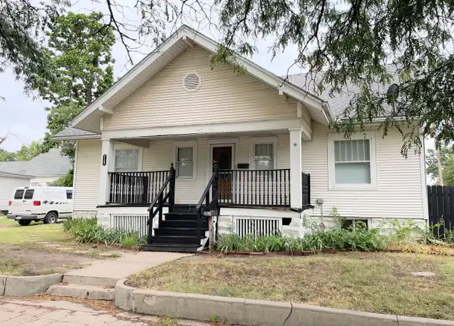 Property at 1107 N Washington St, Hutchinson, KS, 67501, 2 beds, 2 baths, [object Object]