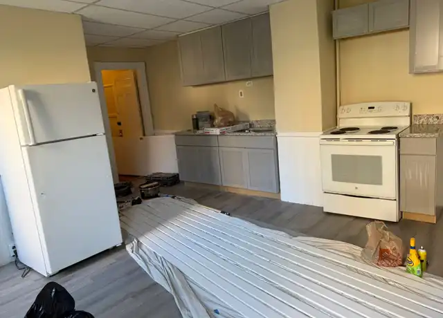Property at 10 Silver St Unit 1L, Worcester, MA, 01610, 2 beds, 1 bath, [object Object]