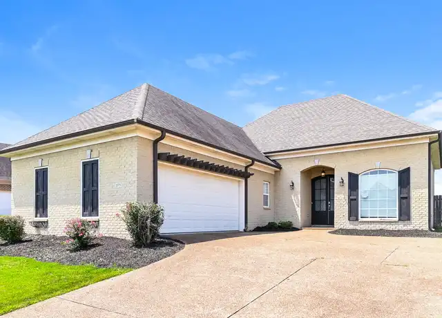 Property at 3373 Champion Hills Dr, Southaven, MS, 38672, 3 beds, 2 baths, [object Object]