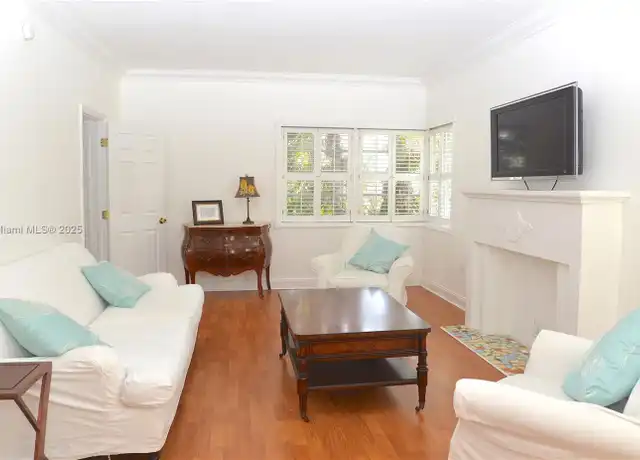 Property at 1341 Meridian Ave #206, Miami Beach, FL, 33139, 1 bed, 1 bath, [object Object]