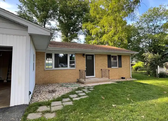 Property at 9 Guilford Dr, Springfield, IL, 62711, 2 beds, 1.5 baths, [object Object]