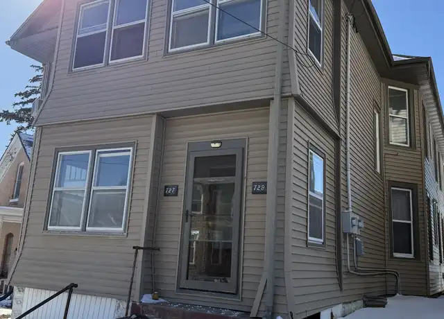 Property at 727 Glen Oak St Unit 2, Dubuque, IA, 52001, 2 beds, 1 bath, [object Object]
