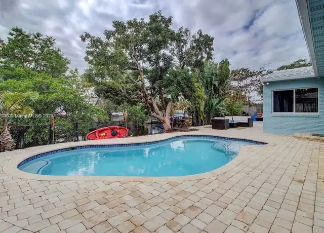 Property at 320 SW 11th Ct Unit 11, Fort Lauderdale, FL, 33315, 3 beds, 3 baths, [object Object]
