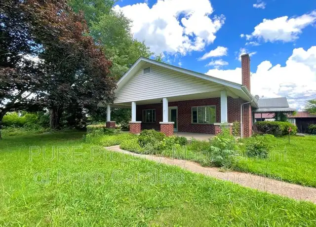 Property at 239 Mount Carmel Rd, Asheville, NC, 28806, 2 beds, 1 bath, [object Object]
