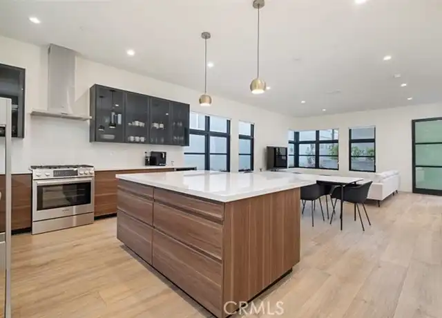 Property at 822 S Plymouth Blvd #4, Los Angeles, CA, 90005, 4 beds, 3 baths, [object Object]
