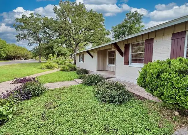 Property at 2101 Boca Vista Dr, Granbury, TX, 76048, 4 beds, 2 baths, [object Object]