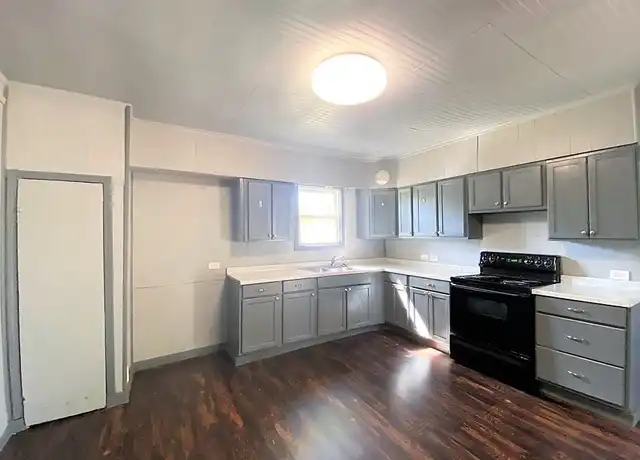 Property at 1133 Maximillian St, Baton Rouge, LA, 70802, 3 beds, 2 baths, [object Object]