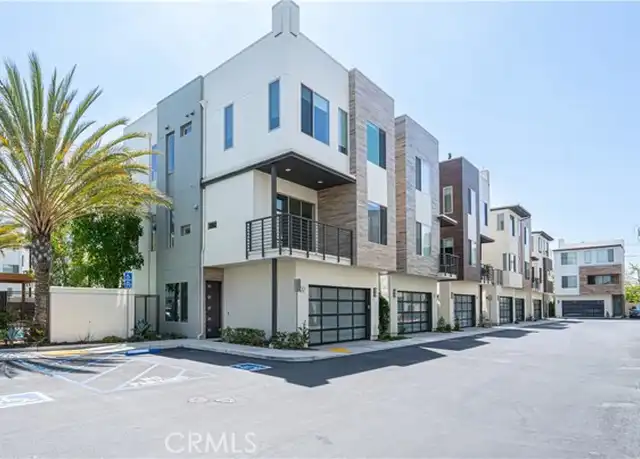 Property at 32 Ebb Tide Cir, Newport Beach, CA, 92663, 4 beds, 3.5 baths, [object Object]