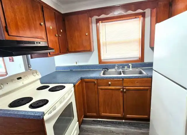 Property at 159 Montgomery St Unit 5, Pawtucket, RI, 02860, 1 bed, 1 bath, [object Object]