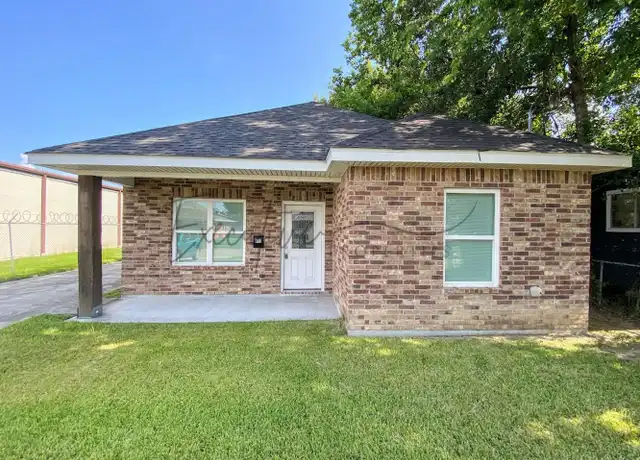Property at 803 Falls St, Lake Charles, LA, 70601, 3 beds, 2 baths, [object Object]