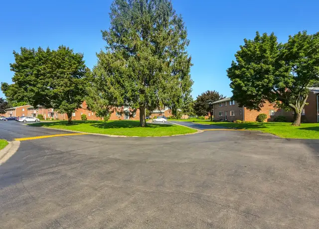 Photo of 21 Portland Ct, Rochester, NY 14621
