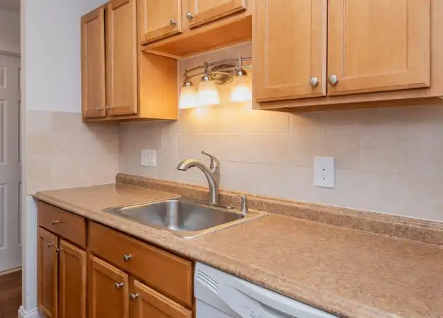 Property at 162 Summer St Unit 25, Somerville, MA, 02143, 2 beds, 1 bath, [object Object]