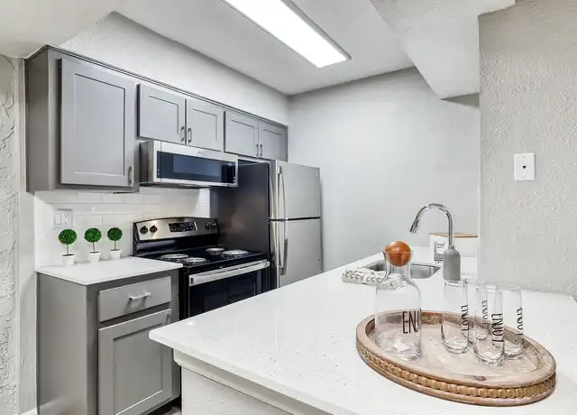Property at Senara Apartments - 5225 E Thomas Rd, Phoenix, AZ, 85018, 0-1 beds, 1 bath, [object Object]
