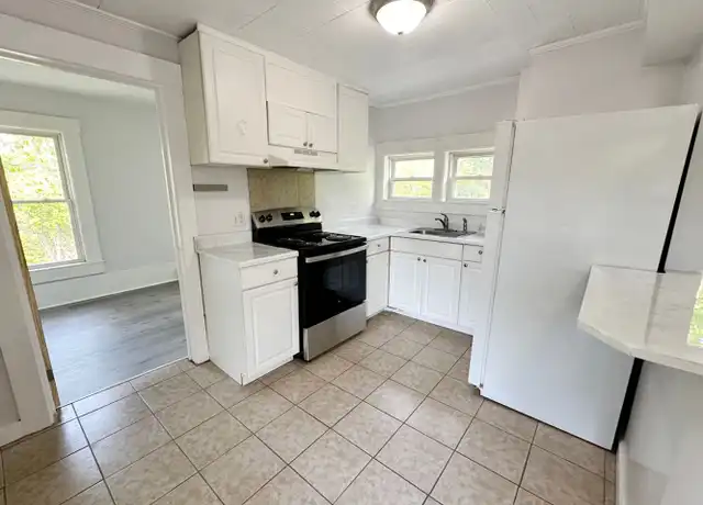 Property at 24 Mt Globe St Unit 3, Fitchburg, MA, 01420, 1 bed, 1 bath, [object Object]