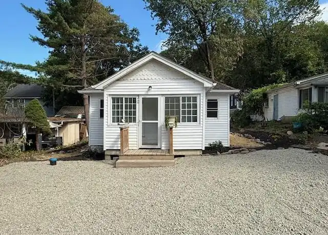 Property at 30 Hillside Rd, Greenwood Lake, NY, 10925, 2 beds, 1 bath, [object Object]