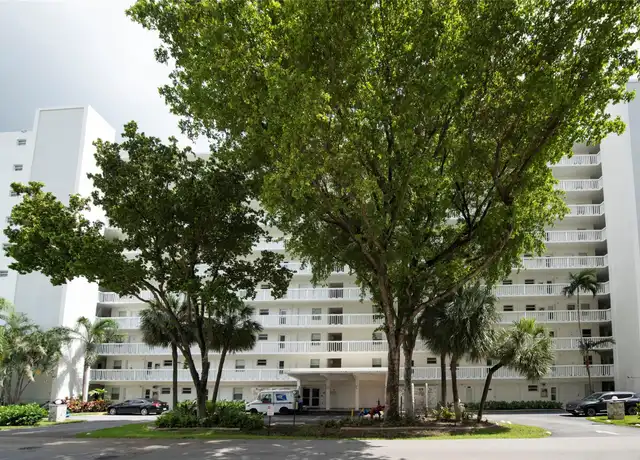 Property at 2555 NE 11th St #302, Fort Lauderdale, FL, 33304, 2 beds, 1 bath, [object Object]
