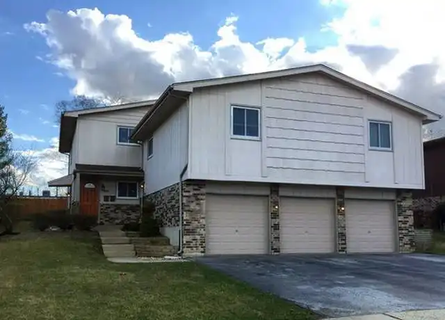 Property at 683 Rosner Dr Unit 2ND, Roselle, IL, 60172, 2 beds, 1 bath, [object Object]