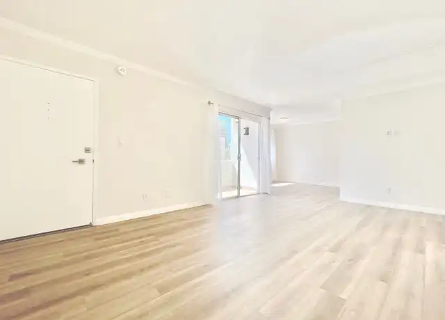 Property at 1142 9th St Unit 15, Santa Monica, CA, 90403, 2 beds, 2 baths, [object Object]