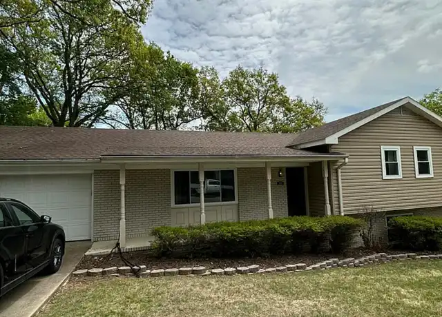 Property at 2272 N Briarwood Ln, Fayetteville, AR, 72703, 3 beds, 2 baths, [object Object]