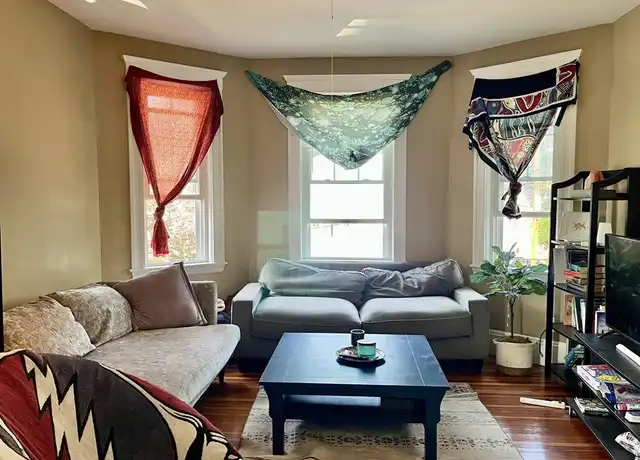 Property at 49 Marlboro St Unit 2, Belmont, MA, 02478, 2 beds, 1 bath, [object Object]