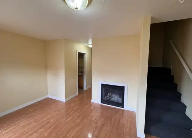 Property at 1635 Patterson Aly Unit 2, Eugene, OR, 97401, 2 beds, 1.5 baths, [object Object]
