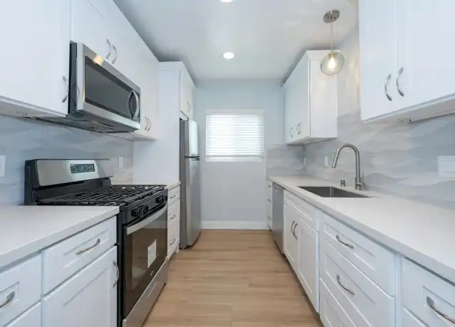 Property at 418 N Broadway Unit 6, Redondo Beach, CA, 90277, 2 beds, 2 baths, [object Object]