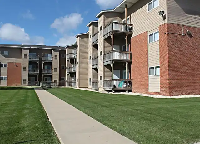 Property at Aurora Heights Apartments - 1616 N Marywood Ave, Aurora, IL, 60505, 0-1 beds, 1 bath, [object Object]